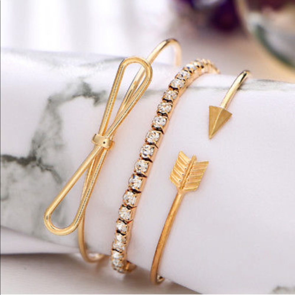 >> NEW Cute 3-piece Fashion Bracelets << - Picture 2 of 2